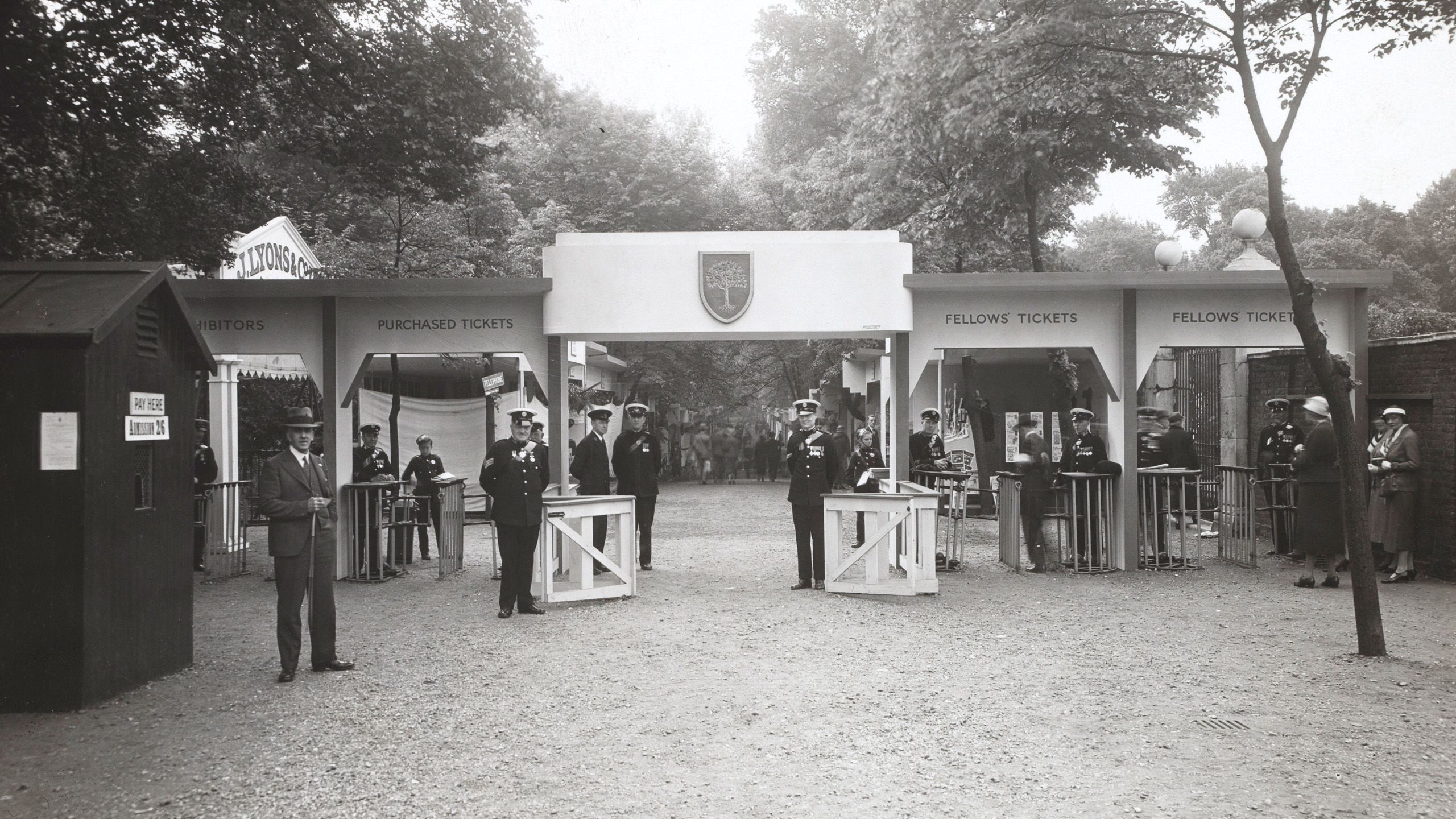 Photograph of the turnstiles at thethe 1934 RHS Chelsea Flower Show. Credit: RHS Lindley Collections